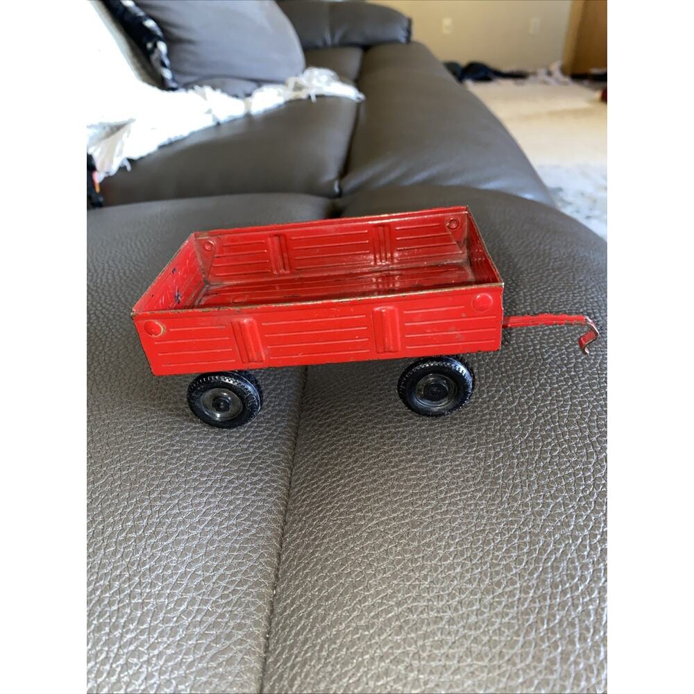 Ertl Toy Farm Wagon with Turning Front Wheels and Opening Gate Red Metal